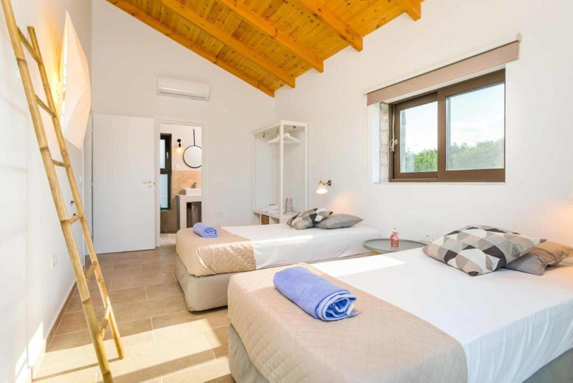 Astarte Villas - Petra Elia Private Villa With Pool Plános المظهر الخارجي الصورة